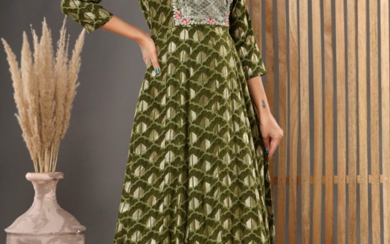 Anarkali Kurti vs Straight Kurti: Which Style Suits You